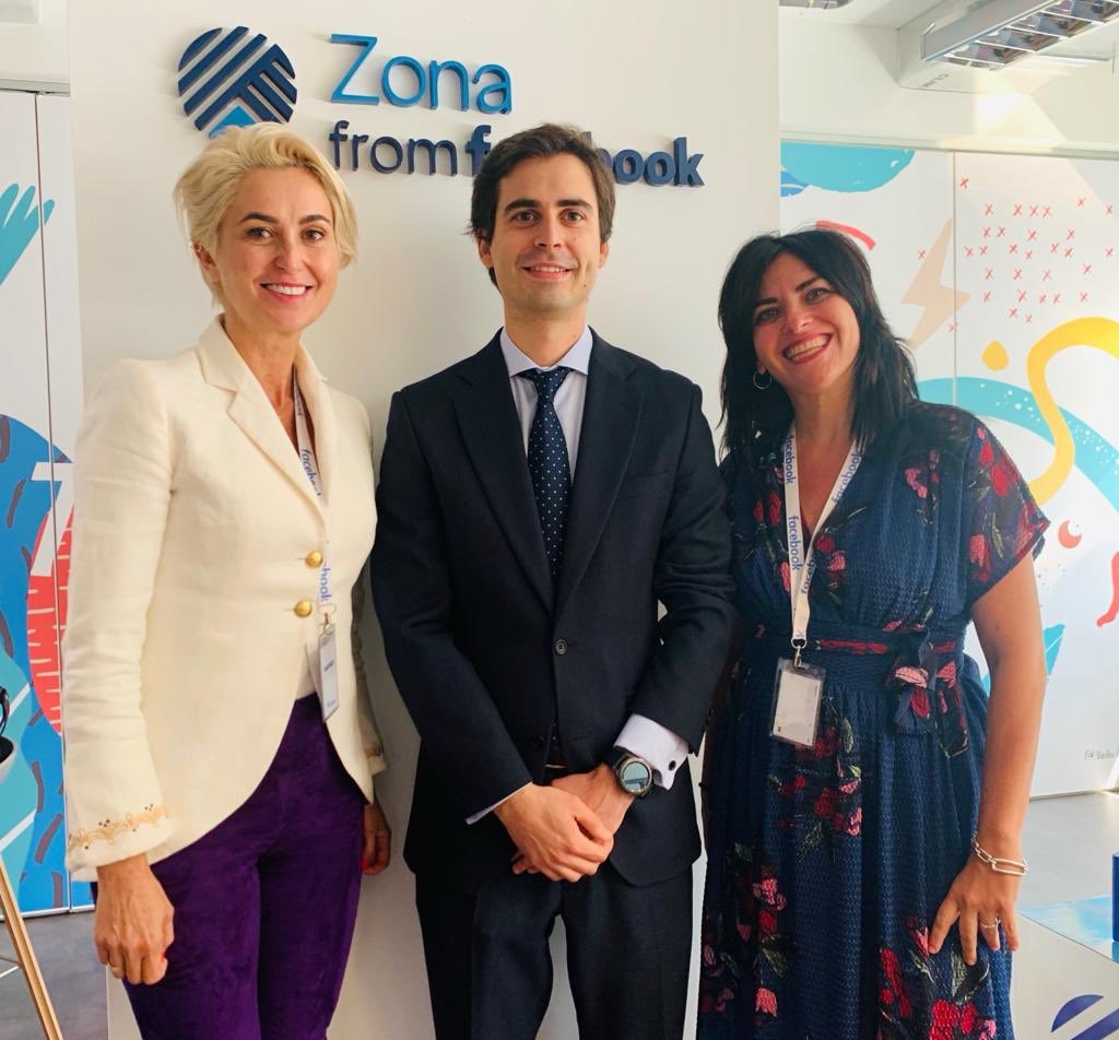 rosasiles's tweet photo. 🙌 Increíble el encuentro #Women360Zonafb en #ZonafromFacebook al que he asistido esta mañana. Un  espacio creado para debatir, apoyar y promover la sociedad digital entre las mujeres.

Gracias a todos por esta invitación. La experiencia ha sido increíble. 🤗 https://t.co/eQVSuZVf59