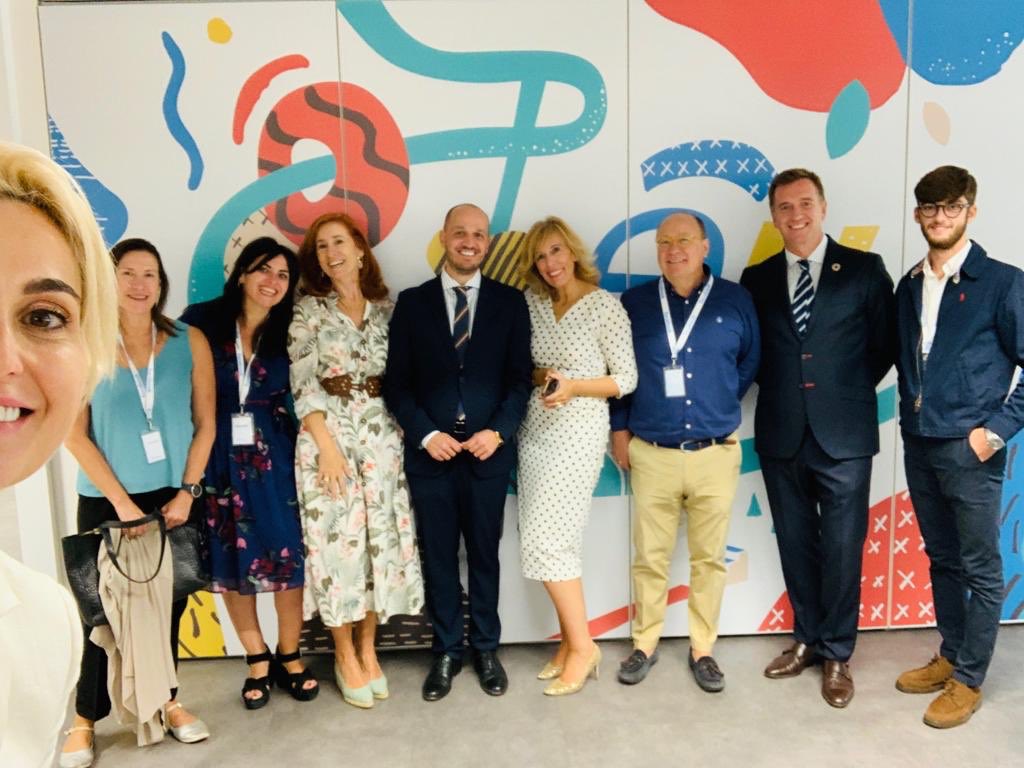 rosasiles's tweet photo. 🙌 Increíble el encuentro #Women360Zonafb en #ZonafromFacebook al que he asistido esta mañana. Un  espacio creado para debatir, apoyar y promover la sociedad digital entre las mujeres.

Gracias a todos por esta invitación. La experiencia ha sido increíble. 🤗 https://t.co/eQVSuZVf59