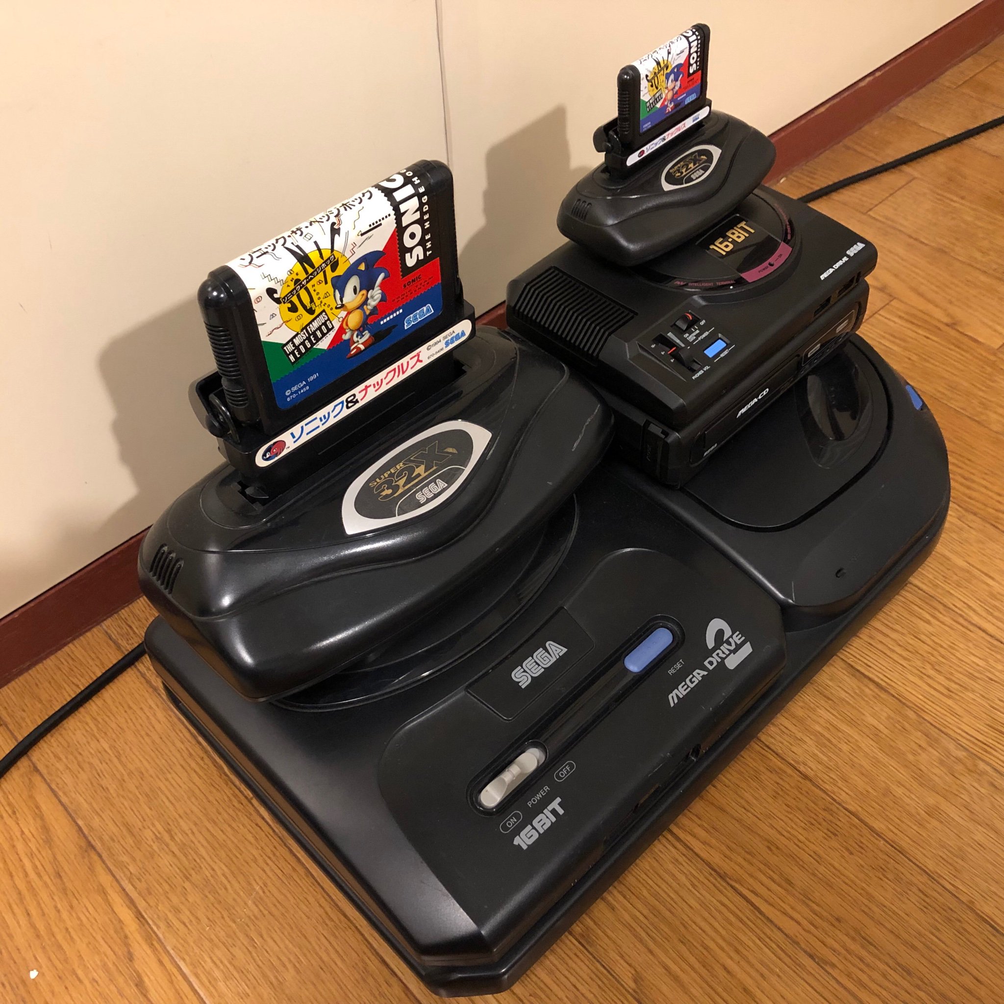Macotom3 見よ これがメガドライブの真の最終形態 メガドラタワーミニ On メガドラベース2 改め メガツインタワー である 32xが二台で64ビット級 Welcome To The Next Level メガドラミニ T Co 38iybmvozq Twitter