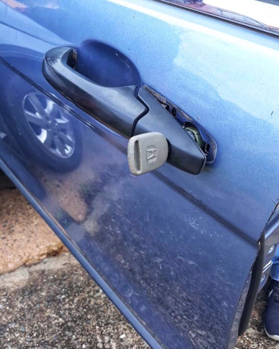 magnoliapty's tweet photo. REPARACIÓN DE CERRADURA DE HONDA CRV ¿Llave trabada en la puerta? Llámanos #GenteMagnoliaTeSoluciona
.
#TallerMagnolia #Cerrajeros #CerrajeríaAutomotriz #SwitchKey #SwitchKeySolutions #CerrajeríaMagnolia #CerrajerosPanamá #CerrajeríaPanamá #GenteMagnolia #LocksmithPTY https://t.co/kpM2cRGFwl