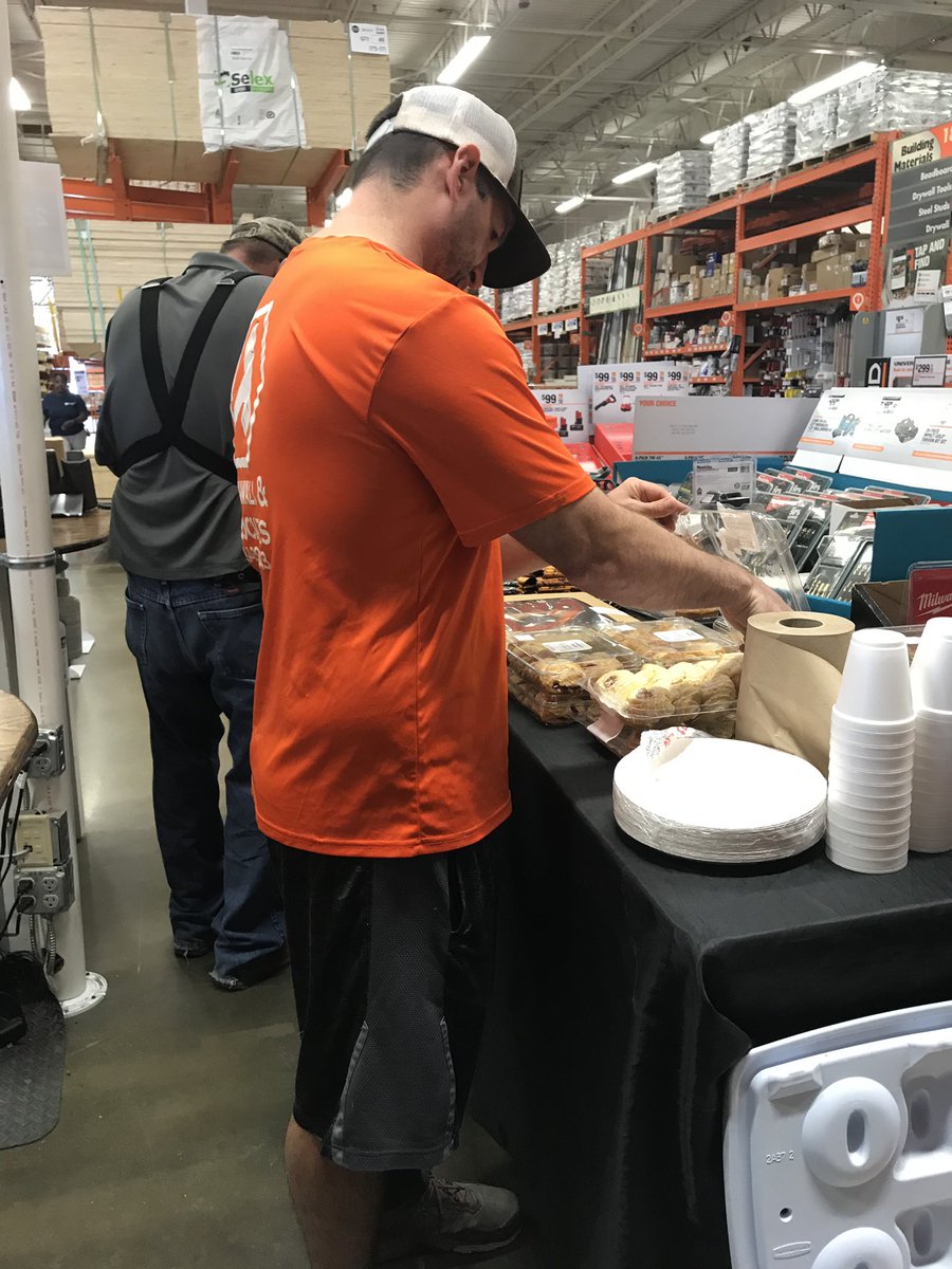 PRO APPRECIATION at 813, come join us for free food,  free give away, and just wonderful people.  <a href="/LeeDavi96298860/">LeeDavis</a> <a href="/brendaboykin199/">Brenda Boykin</a> <a href="/RSalemi/">Robbie Salemi</a> <a href="/ChrisBergHD/">@ChrisBergHD</a> <a href="/HomeDepot_0813/">Home Depot Chantilly</a> <a href="/NicoleStansber2/">Nicole Stansberry</a>