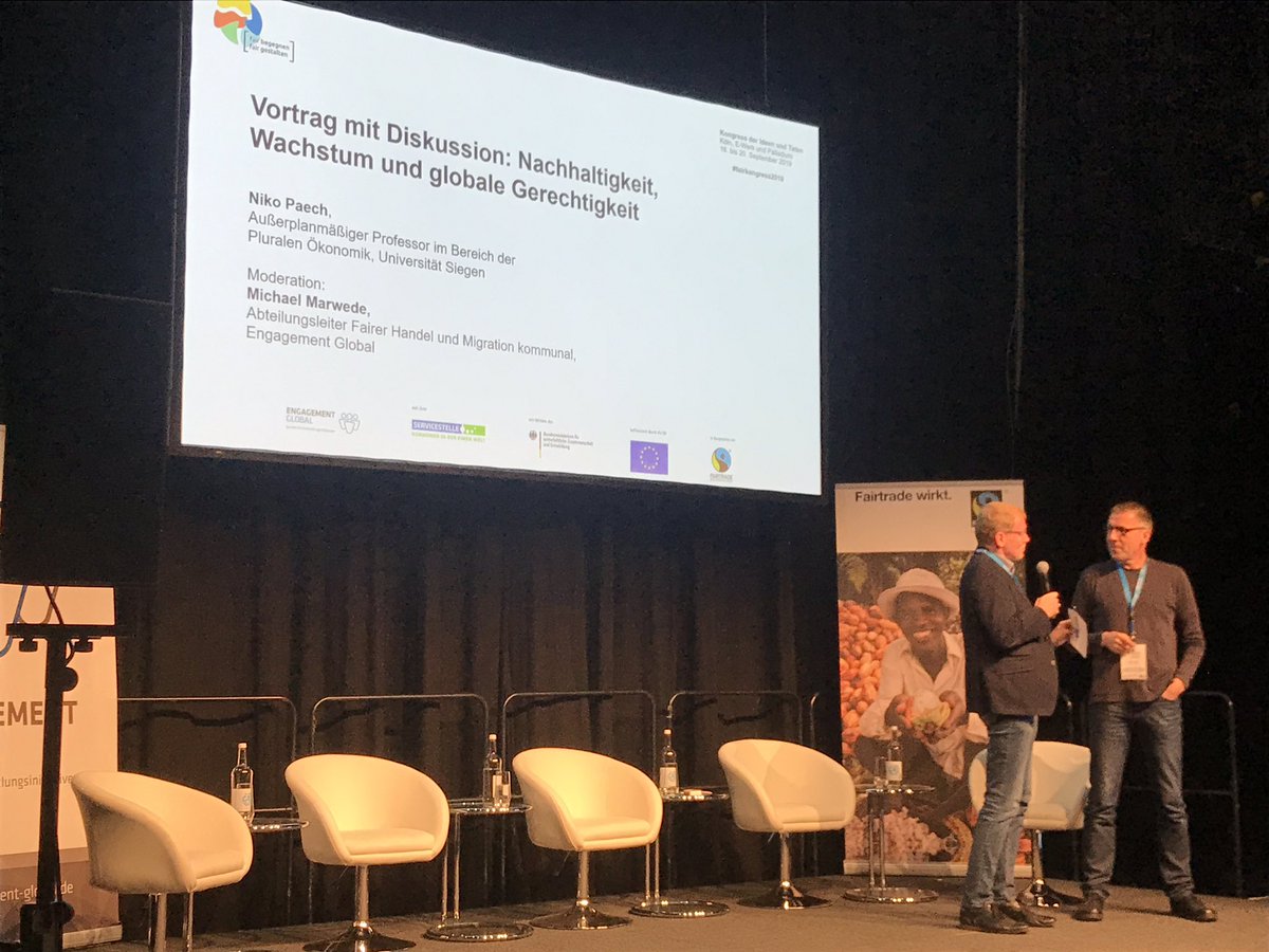DerTaten's tweet photo. „Ungerechtigkeit abzubauen hei��t nicht, großzügig zu geben, sondern bescheidener zu nehmen.“ sagt Nico Paech, der Teil der #Fairtrade-Bewegung ist! #fairkongress2019 #postwachstumsökonomie https://t.co/ScWUrqUT7k