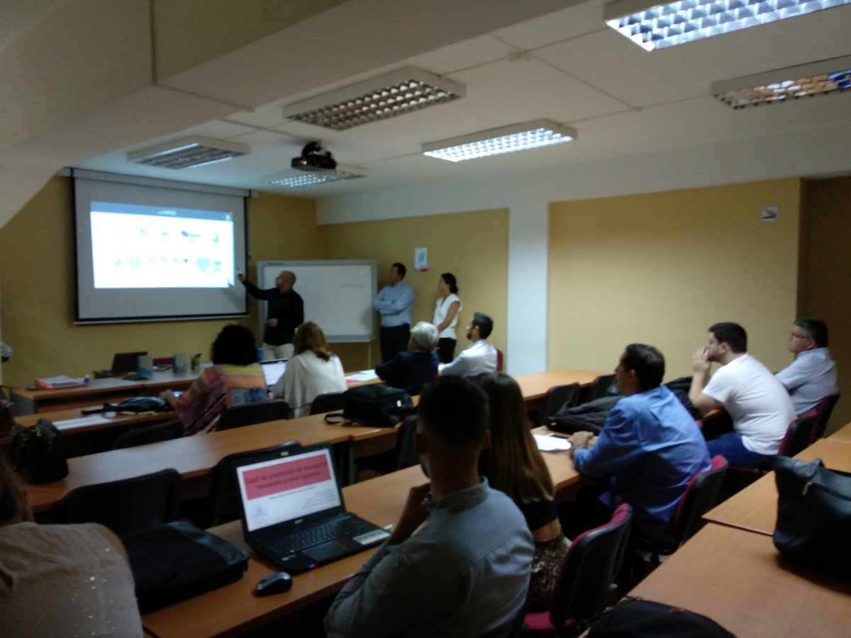 elenaclaros's tweet image. Los alumnos del Máster de Big Data de Tenerife presentan sus proyectos   fin de máster. Ánimo y suerte! #mbigdata @eoi @INtechTenerife