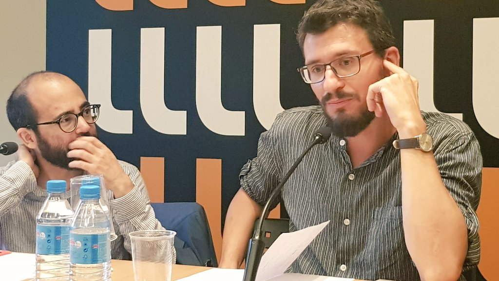 Izaskunarretxe's tweet photo. "És un bon moment per a la traducció del català a l'italià. Especialment a les editorials independents. Però hi ha molta feina a fer" Simone Cattaneo #Trabal @joansafont @IRLlull @lletres https://t.co/RIr5kuiLAz
