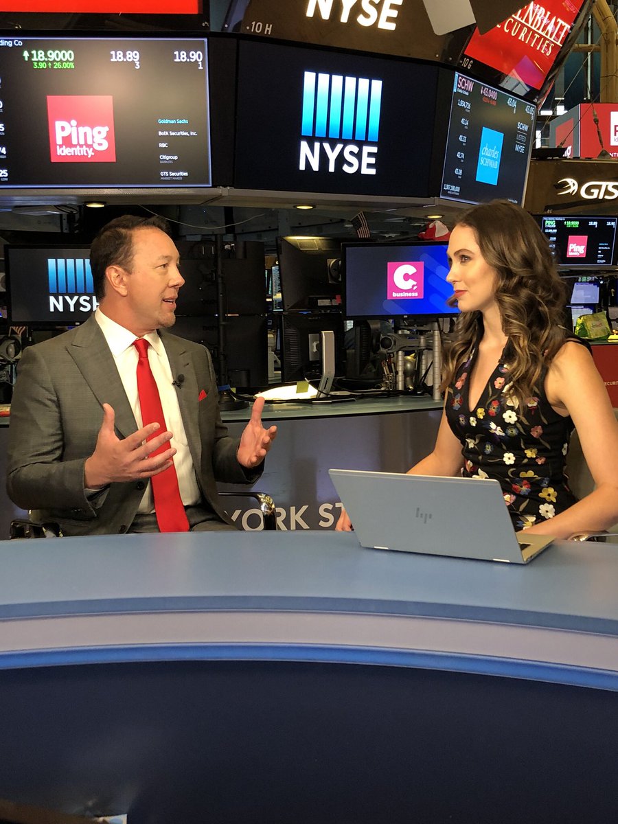 pingidentity's tweet photo. π₯ Behind the scenes: Ping Identity CEO @andredurand with @cheddar @KristenScholer on the @NYSE floor! #pingidentityIPO https://t.co/TQTitHpoFi