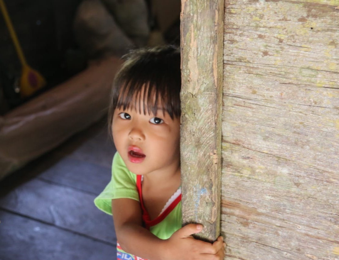 adetiopoertama1's tweet photo. Senyum malu-malu, Gadis cilik Siberut https://t.co/aXoMyx2QuK