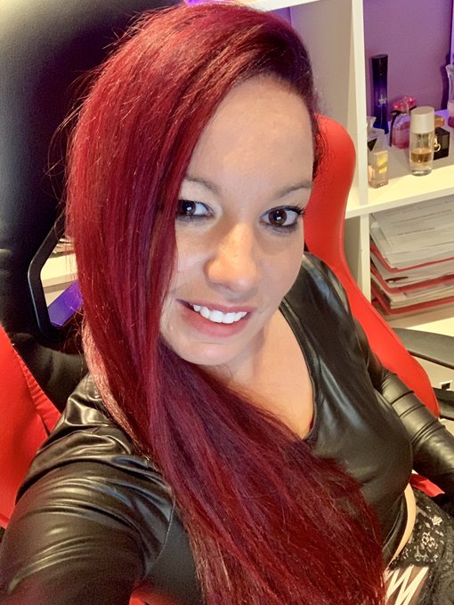 Besuche mich doch mal heute Abend in meiner Webcam 😘 #SweetMelli #adultmodel #webcam #camgirlz #webcamgirl<a href="/tag/model"class="tags"><span>#model</span></a><a href="/tag/followme"class="tags"><span>#followme</span></a><a href="/tag/germany"class="tags"><span>#germany</span></a><a href="/tag/longhair"class="tags"><span>#longhair</span></a><a href="/tag/redhair"class="tags"><span>#redhair</span></a><a href="/tag/monday"class="tags"><span>#monday</span></a>