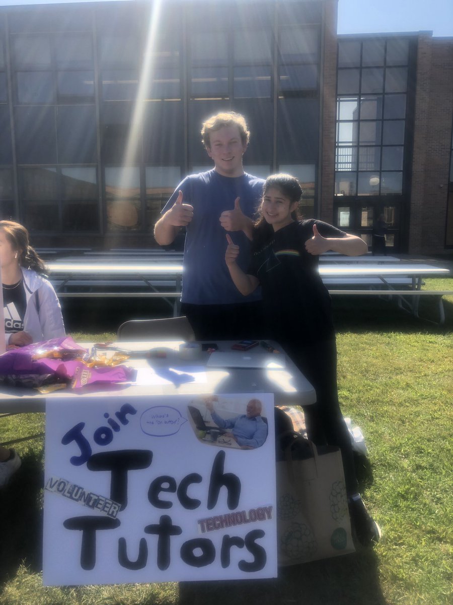 langannvnetorg1's tweet image. NVOT’s Tech Tutors are signing students up to help classmates and local Senior Citizens navigate technology! Join this great club today! #techtutors #nvalleyed #nvot #istecert