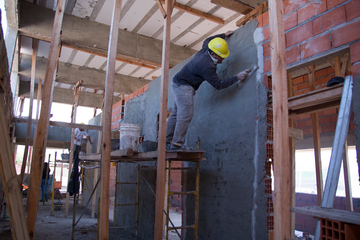 NicoDucote's tweet image. Estamos haciendo un nuevo Centro de Atención Primaria de la Salud en el barrio Toro que tendrá cuatro consultorios, vacunatorio, enfermería, sector de farmacia, área administrativa y salón de usos múltiples. ✅