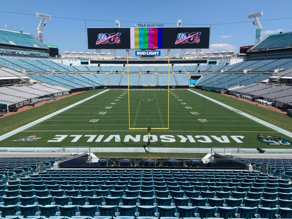 sidekick_usa's tweet photo. Tune in tonight to watch the @Jaguars take on the @Titans at @TIAABankField!
The playing surface is #GameOnGrass from @CarolinaGreenCo installed by #LaserTurf using a #SIDEKICKUSA unit. #RealTurfRealTight #CarolinaGreenCo #Jags #Titans #TIAABankField #NFL100 #SportsTurf #STMA https://t.co/y21yruaelp