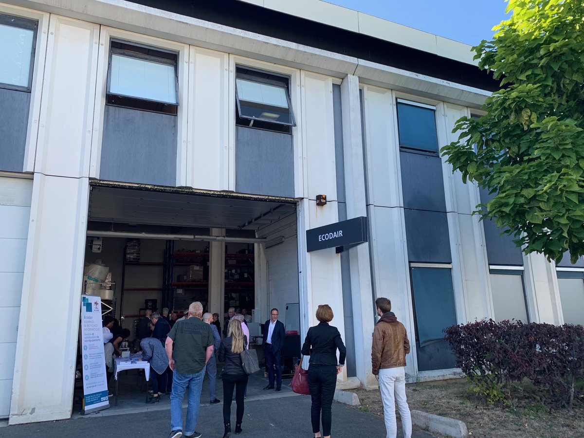 MarionGirault91's tweet image. Inauguration des nouveaux locaux d’#Ecodair sur le parc d’activité de #Courtaboeuf: réemploi et recyclage informatique