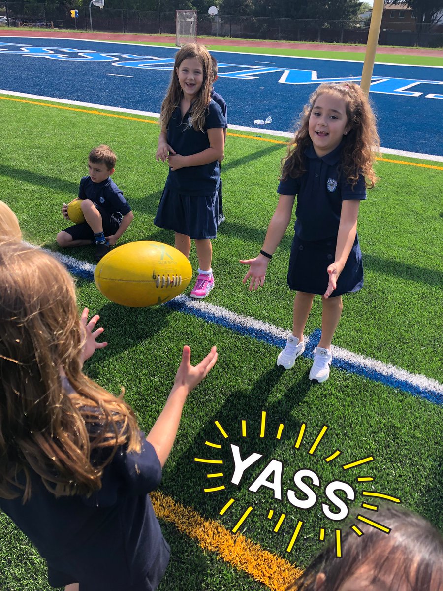 MrsWhaley_'s tweet photo. Enjoying learning a new #Australian sport called #Footy and practicing our #teamworkskills with #AussieX and our #XMovement coaches in this beautiful #September sunshine! #GoodOnYaMate 🏉🌎🦘☀️@StPaul_CES @HCDSB https://t.co/15Z9BiVuE8