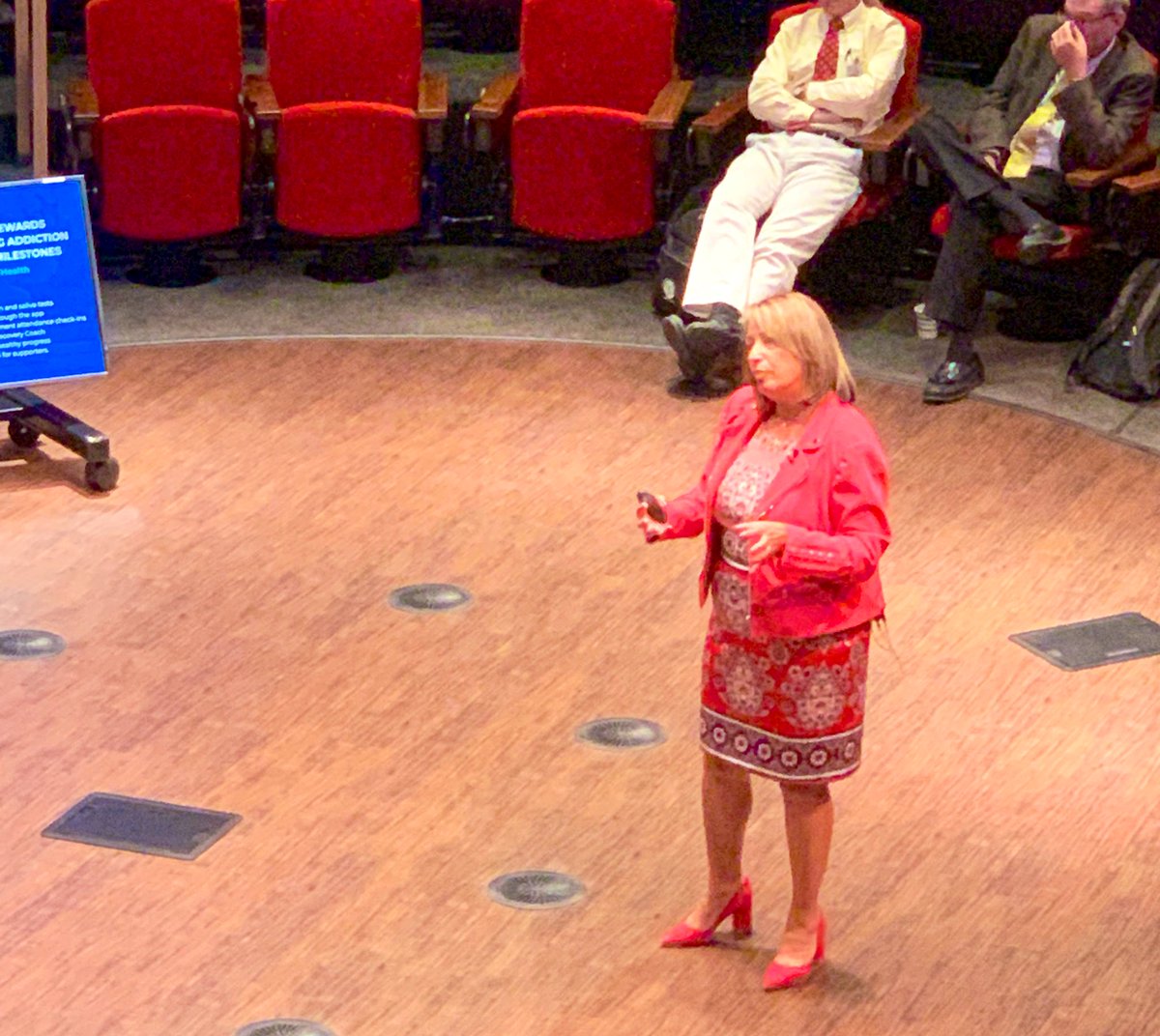MEDITECH's tweet photo. โPhysicians can use patient generated health data to help manage their #patientpopulations. You can monitor their ongoing health even if they are not sitting right in front of you.โ - EVP Hoda Sayed-Friel #pghd #MDCIO2019 #physicians https://t.co/LzABozmkWU