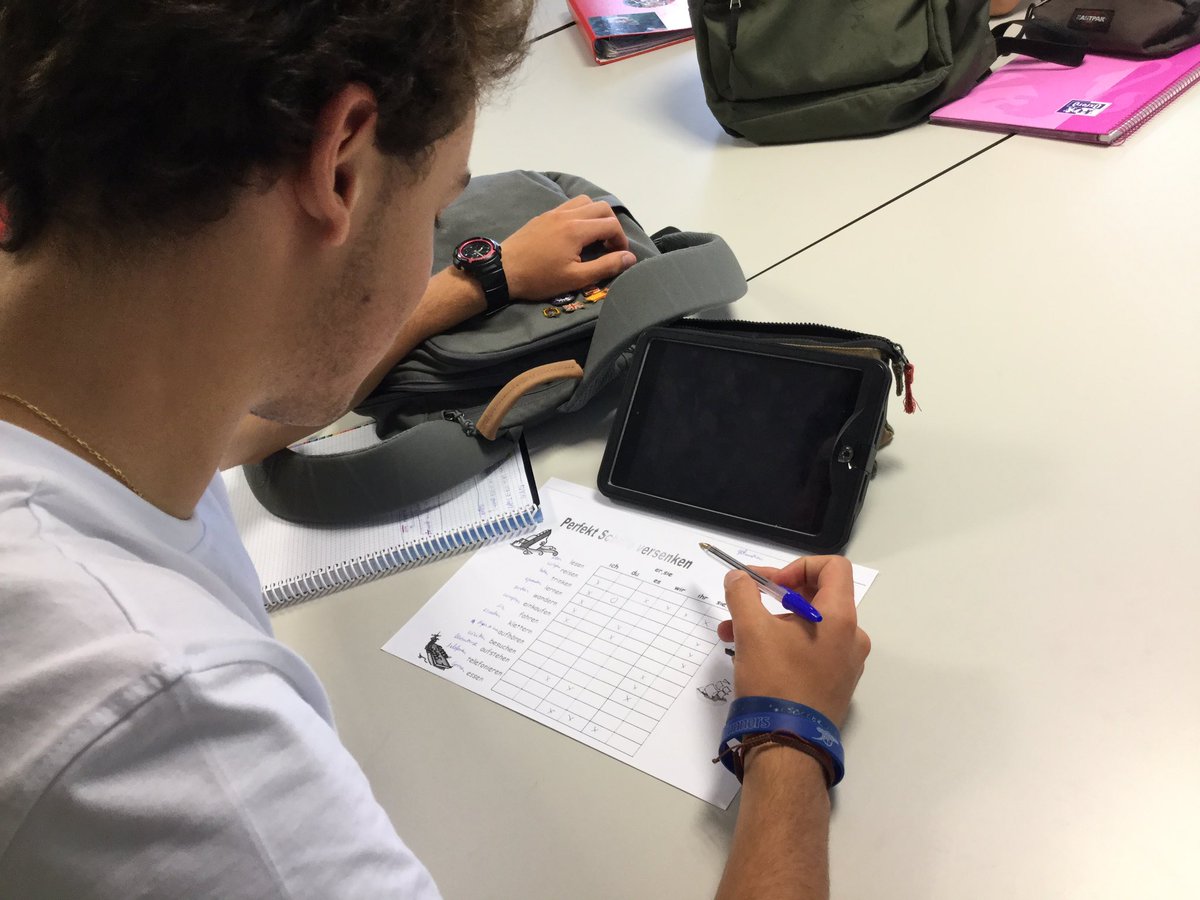 ia_deutsch's tweet photo. Wir üben das Perfekt im 2. Bach beim Schiffeversenken! Un Hundir la flota para practicar el Perfekt! https://t.co/ilLo3yCxG5