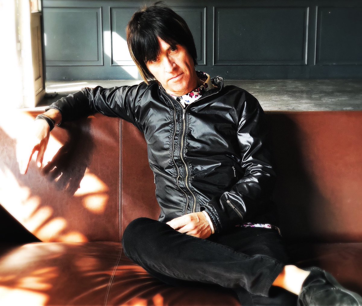 JMarrvellous's tweet photo. #tbt @Johnny_Marr last year in Berlin on the #CallTheComet launch tour. It’s been a great year and a half of touring - looking forward to what’s next! 💫 #PhotoByTheDynamicDuo https://t.co/GvpWYHCXvJ