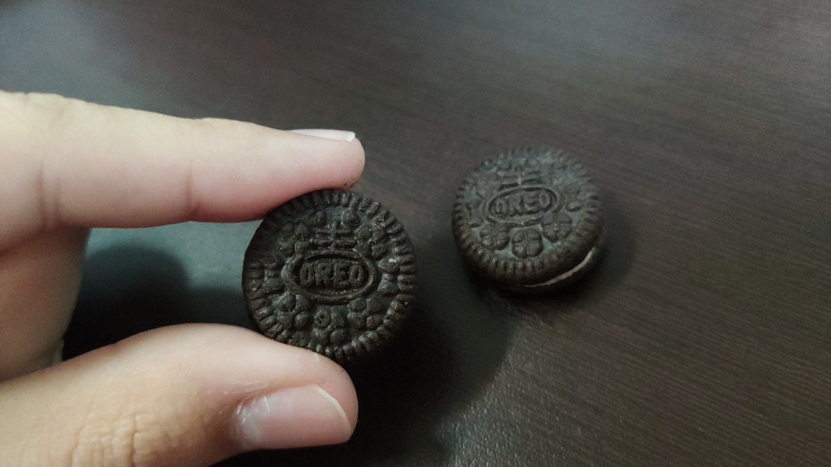 CharlieDeCat's tweet photo. #macroproblems food is tiny :( https://t.co/cK7Mzs0BzA