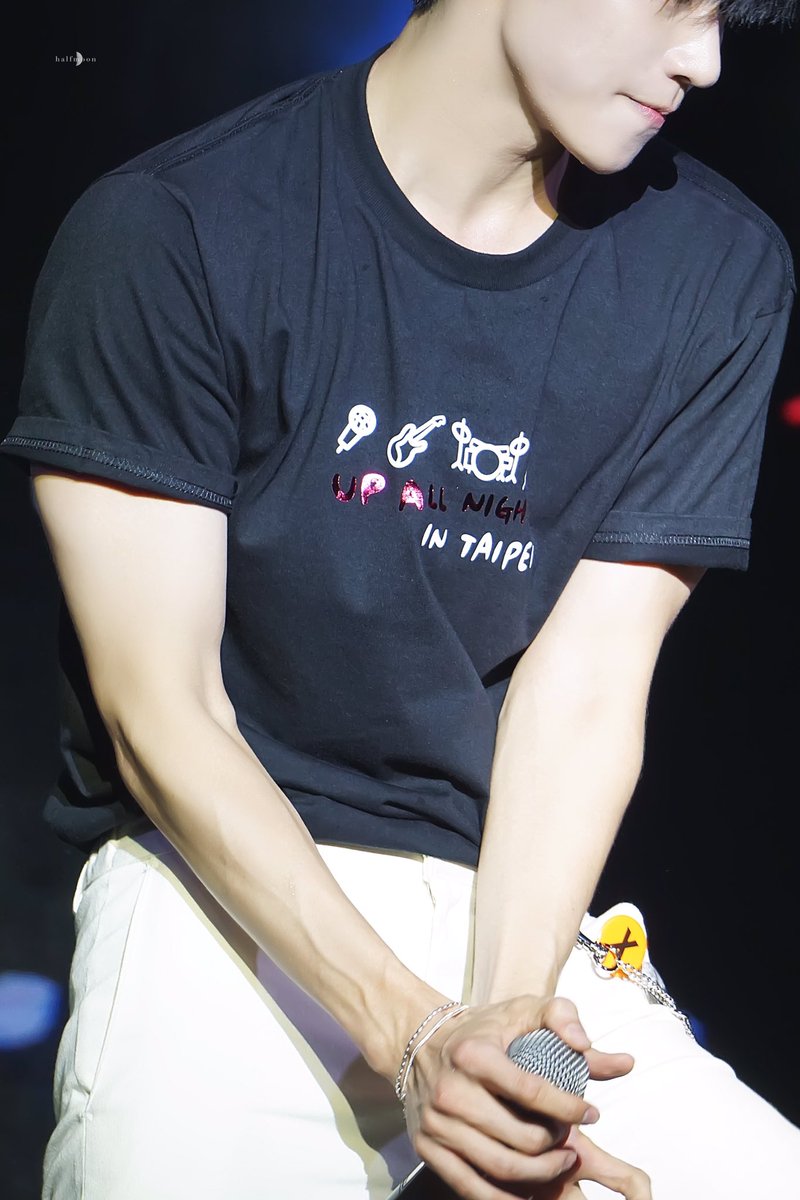 halfmoon921031's tweet photo. 190915 UP ALL NIGHT IN TAIPEI

오..빠....ㅜㅜ...

#이승협 #승협 #승짱 #LeeSeungHyub #엔플라잉 #NFlying @NFlyingofficial https://t.co/PYJxhGfRJF
