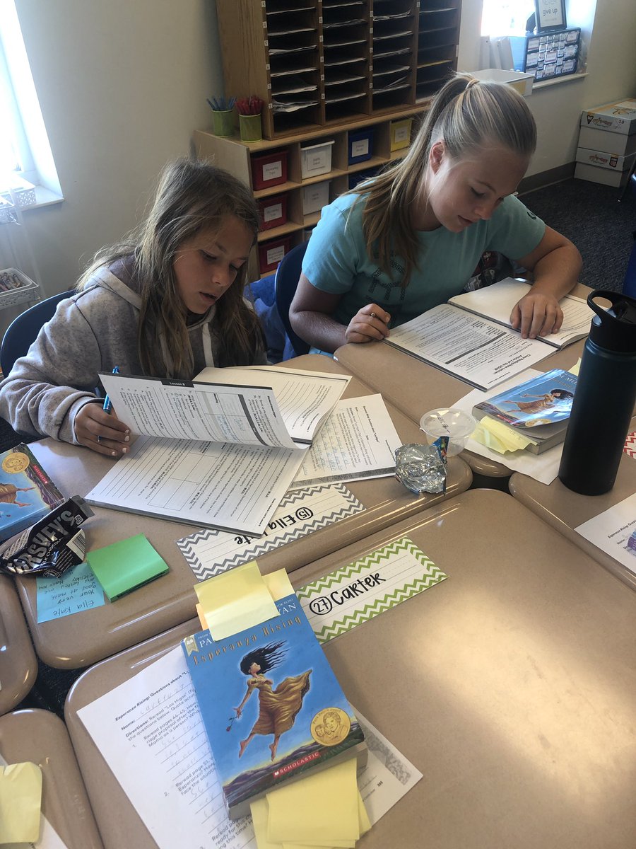 Working on a close read of the UDHR in EL! These kiddos do an awesome job working together! #LevelUp <a href="/ScottsRidgeES/">Scotts Ridge ES</a>