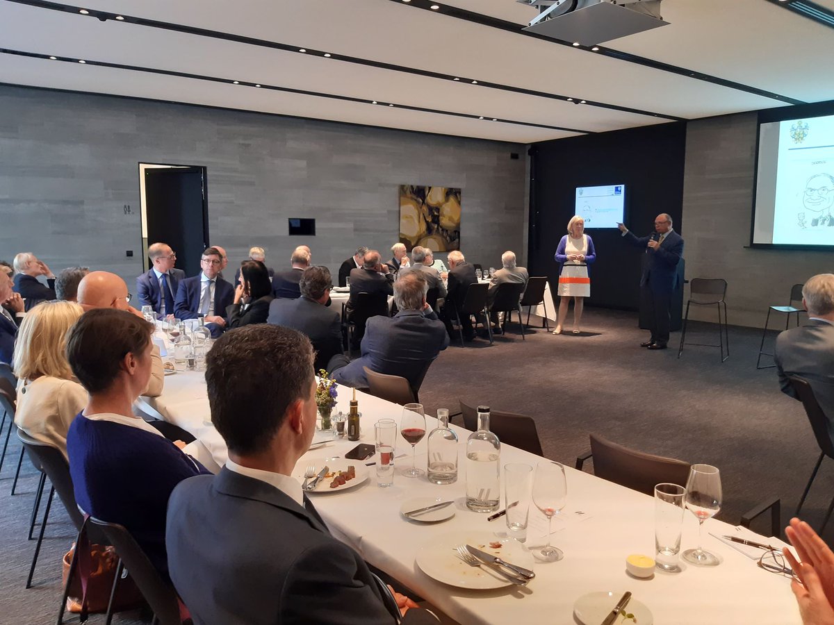 Deze middag was professor in strategic foresight Derrick Gosselin (Center voor Toekomstverkenning UGent) te gast in De Warande! #derrickgosselin #future #toekomstdenker #universityofoxford #UGent