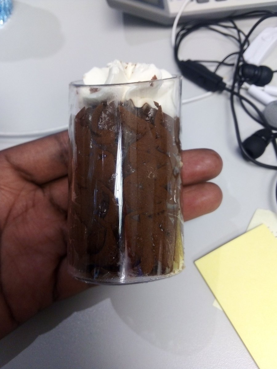 WheelsnToys's tweet photo. Before going home Mousse. Cause why the fuck not 😁
#WorkMeals https://t.co/S9iJrzJWAh