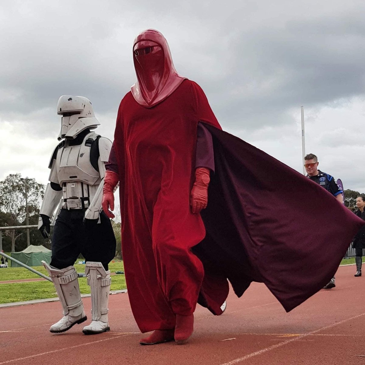 501stSPD's tweet photo. TR-3977 on troop at the 2019 Manningham Relay for Life with Cancer Council Victoria-almost 100 kms of walking achieved in more than 17 hours, & 2,165 AUD were raised, Sept. 7th 2019-well done!
๐ธ: TD-18969
#SovereignProtectors
#KnightfallGarrison
#501stLegion
#BadGuysDoingGood https://t.co/7ex1rqUCu7