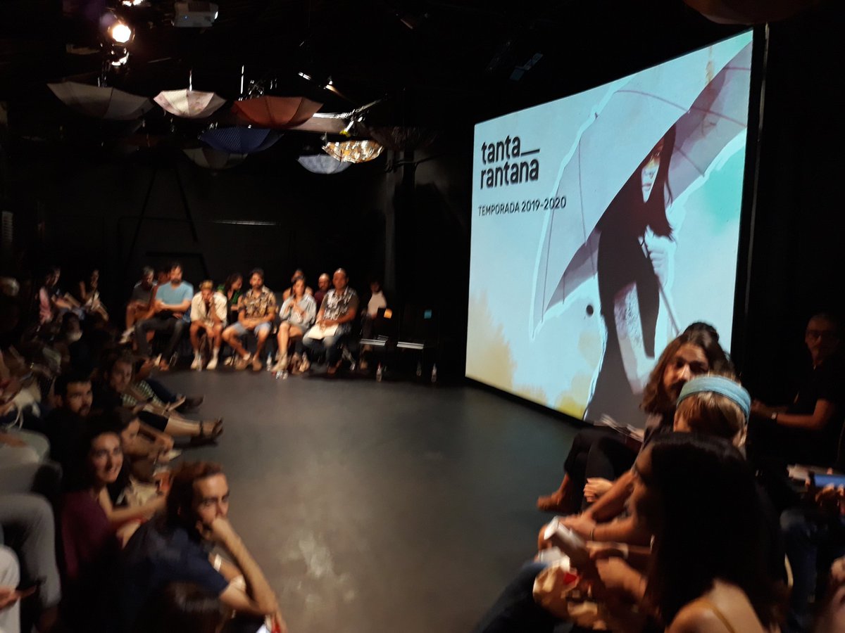 andreurife's tweet photo. Roda de premsa d'obertura de temporada de @elTantarantana,  presentant l'obra que farem al març ELS PORCS TAMBÉ MENGEN VERD #elsporcstambémengenverd https://t.co/mVPFyGCYPV