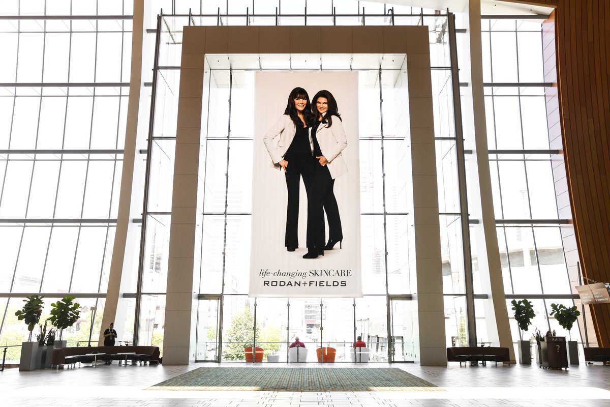 RodanFieldsHQ's tweet image. Inspiring beauty experts across the 🌎 unite in Nashville! 

It’s time for the annual #RFConvention! 

Who’s ready for life changing skincare?! 🧖🏾‍♀️🧖🏼‍♀️

Leave us ✨ if you’re joining us in Tennessee. 

Learn more: bit.ly/2knTLdy