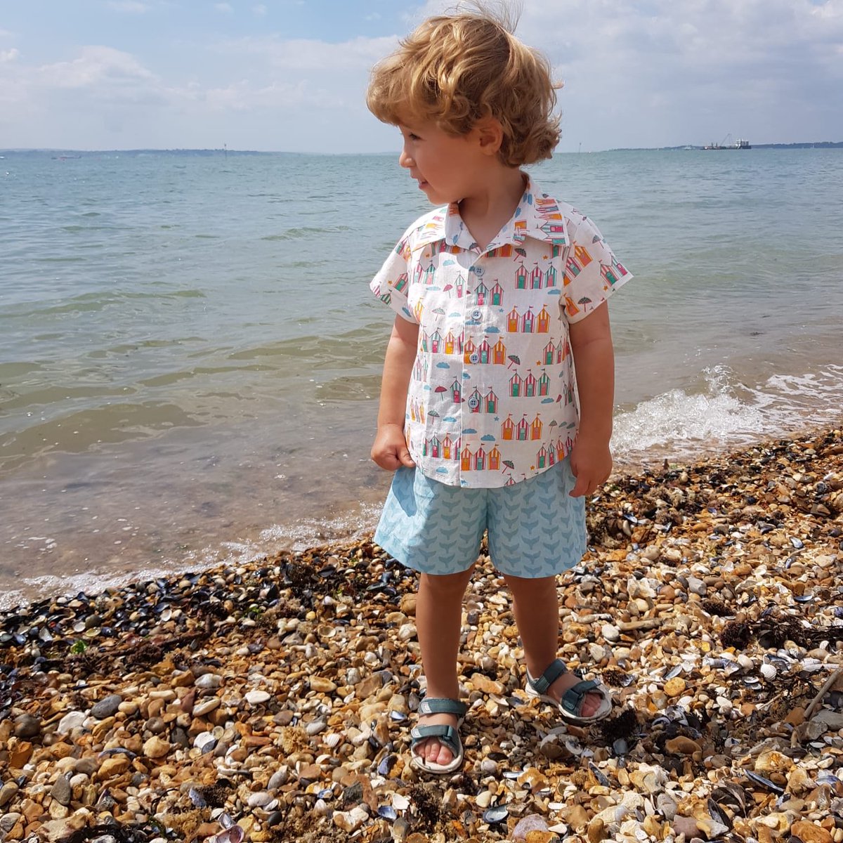 craftcottonco's tweet photo. The latest #freesewingtutorial is now up ✨
Learn how to make these cute shorts, made by the fab Bernadette Owens Wainwright 😊
https://t.co/k241IHasS9 https://t.co/JwMutklSXn