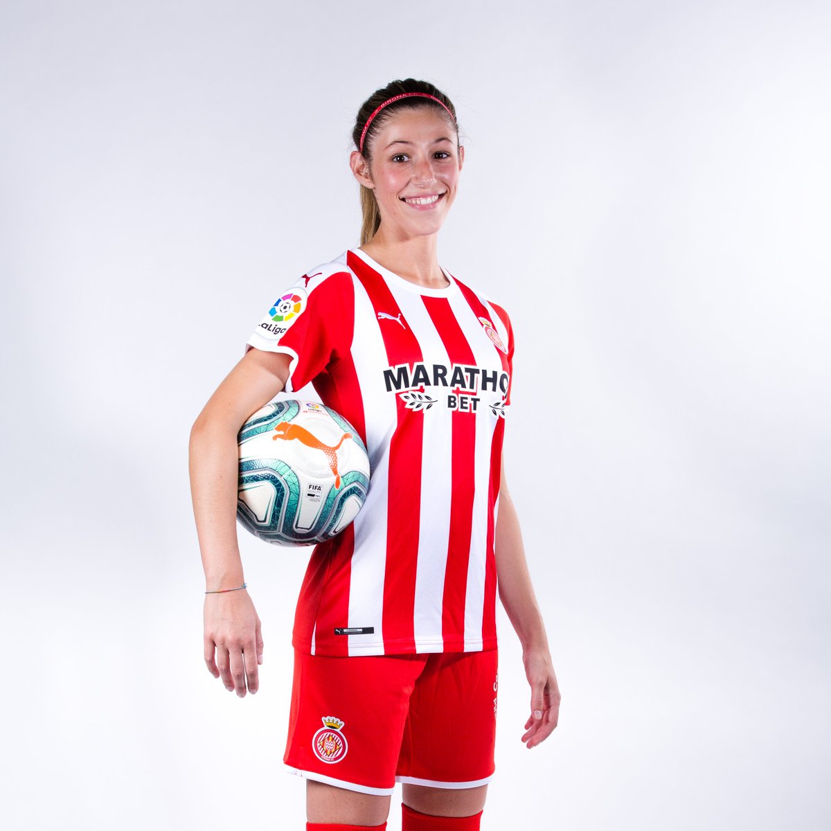 GironaFC's tweet photo. 🤩👕👌

🔴⚪️ #OrgullGironí #GironaFC #FutFem https://t.co/65ntShFC66
