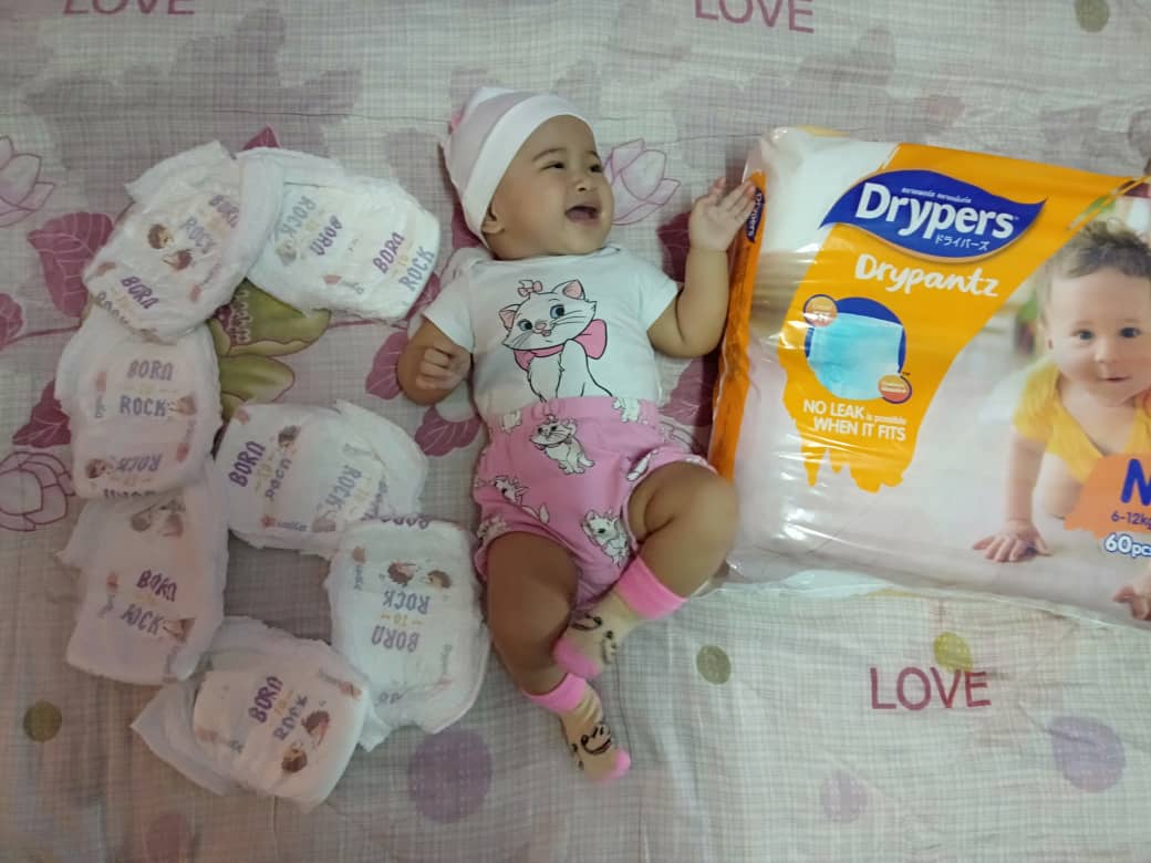 “Drypers Drypantz baharu mempunyai fit yang terbaik untuk baby saya kerana lebih menyerap,lembut & selesa.Si manja tidur lena sebab Drypers Drypantz lebih kering & FIT.Saiz M sesuai untuk si manja,bebas meniarap & ceria sepanjang hari.#DrypersDrypantz #CustomizedFit