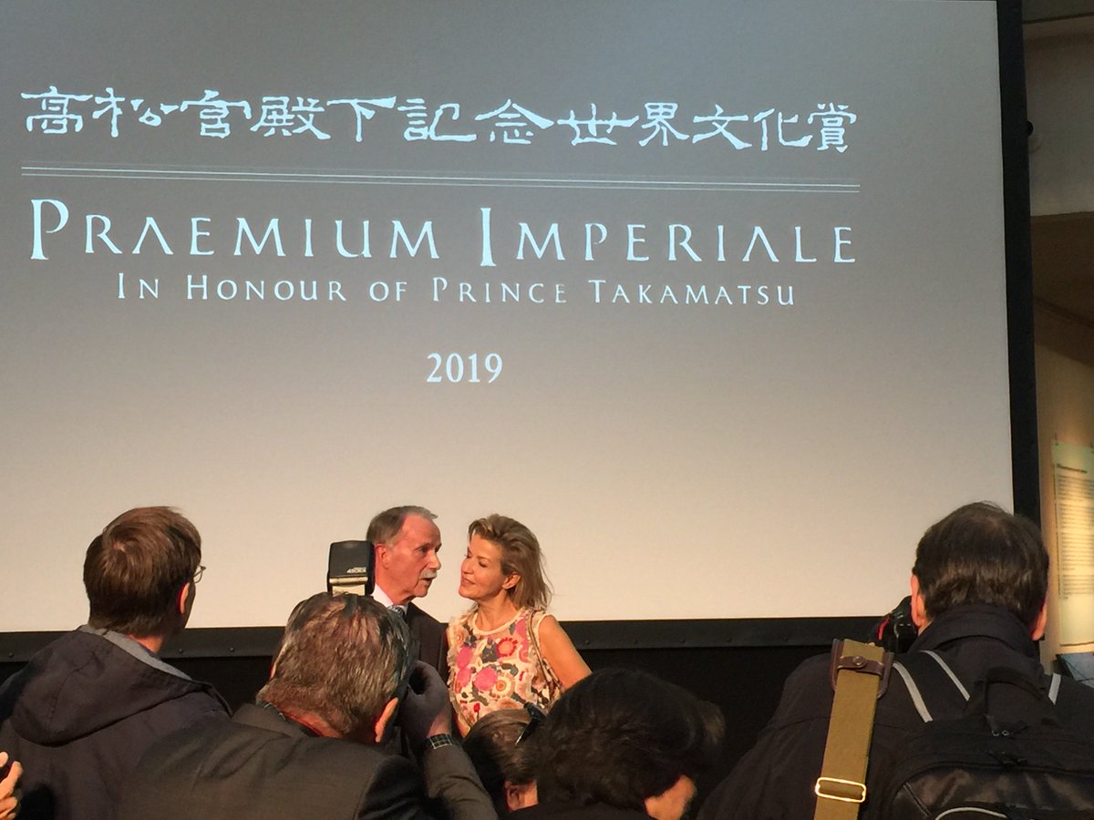 VDJGeV's tweet photo. Sehr schöne deutsch-japanische Nachricht: Der vom japanischen Kaiserhaus gestiftete Praemium Imperiale - der "Nobelpreis für Kultur" - geht dieses Jahr u.a. an Anne-Sophie Mutter! Feier mit dem Goethe-Instituts-Präsidenten Lehmann in Berlin. https://t.co/z1G7qaD8mc