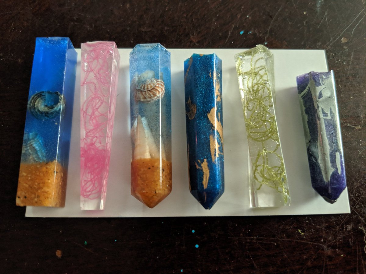 MissAprilRenee's tweet photo. #necklaces I made last night 🥰 love them #resin #art #crafty  For Sale $10 each plus $3.50 shipping https://t.co/8RzrJiwkBG
