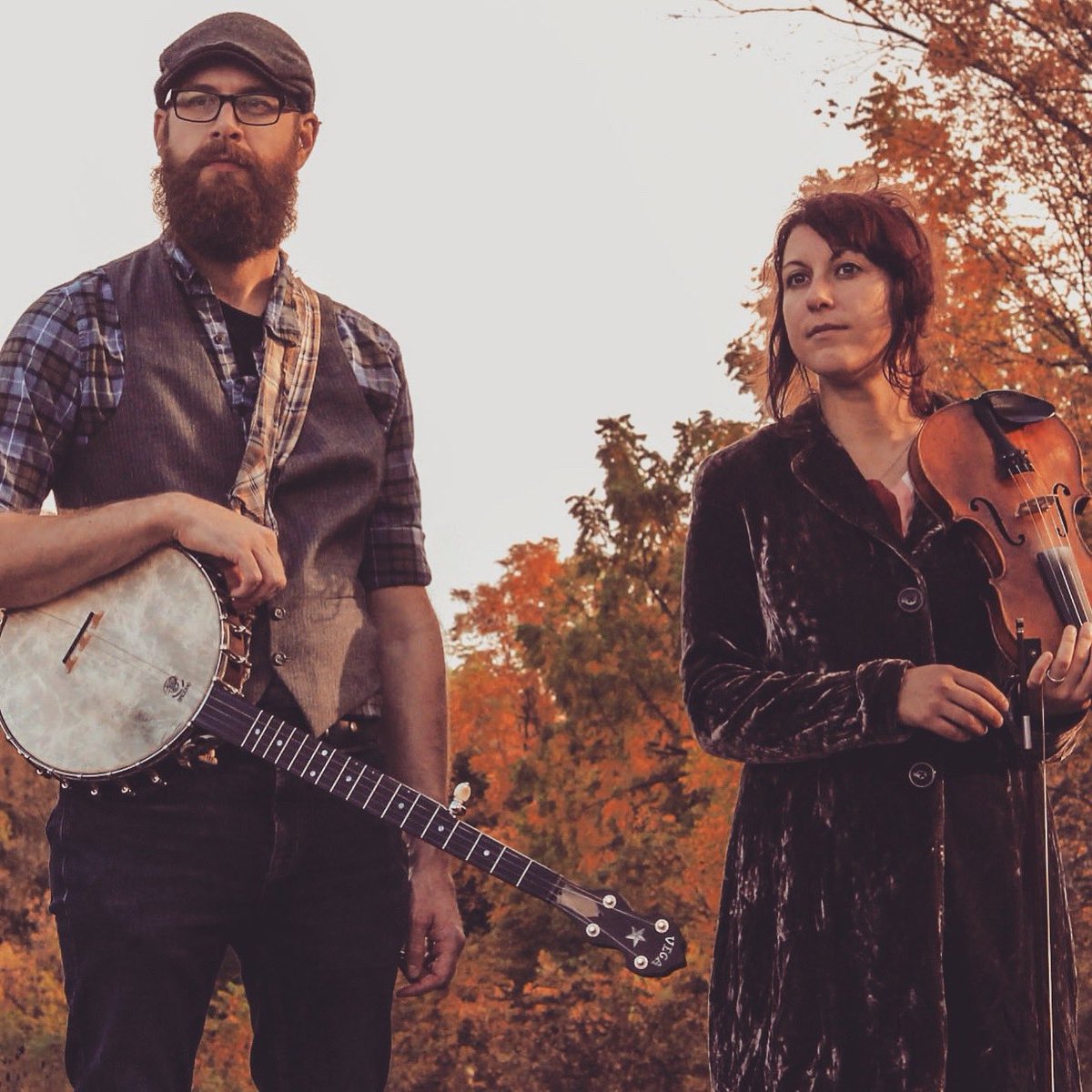 DrummerTim1's tweet photo. Bluegrass &amp; beer!! Yummy!! 
@allofthebanjo &amp; @violinalison from #NorthlandRailService Saturday at #barhopsession #681danforth 9pm no cover
🎶
#craftbeer #livemusictoronto 
#singersongwriter #LiveMusic #torontomusic #craftcocktails #eastend #danforth @barhopbar #Music #toronto https://t.co/581MstupQV
