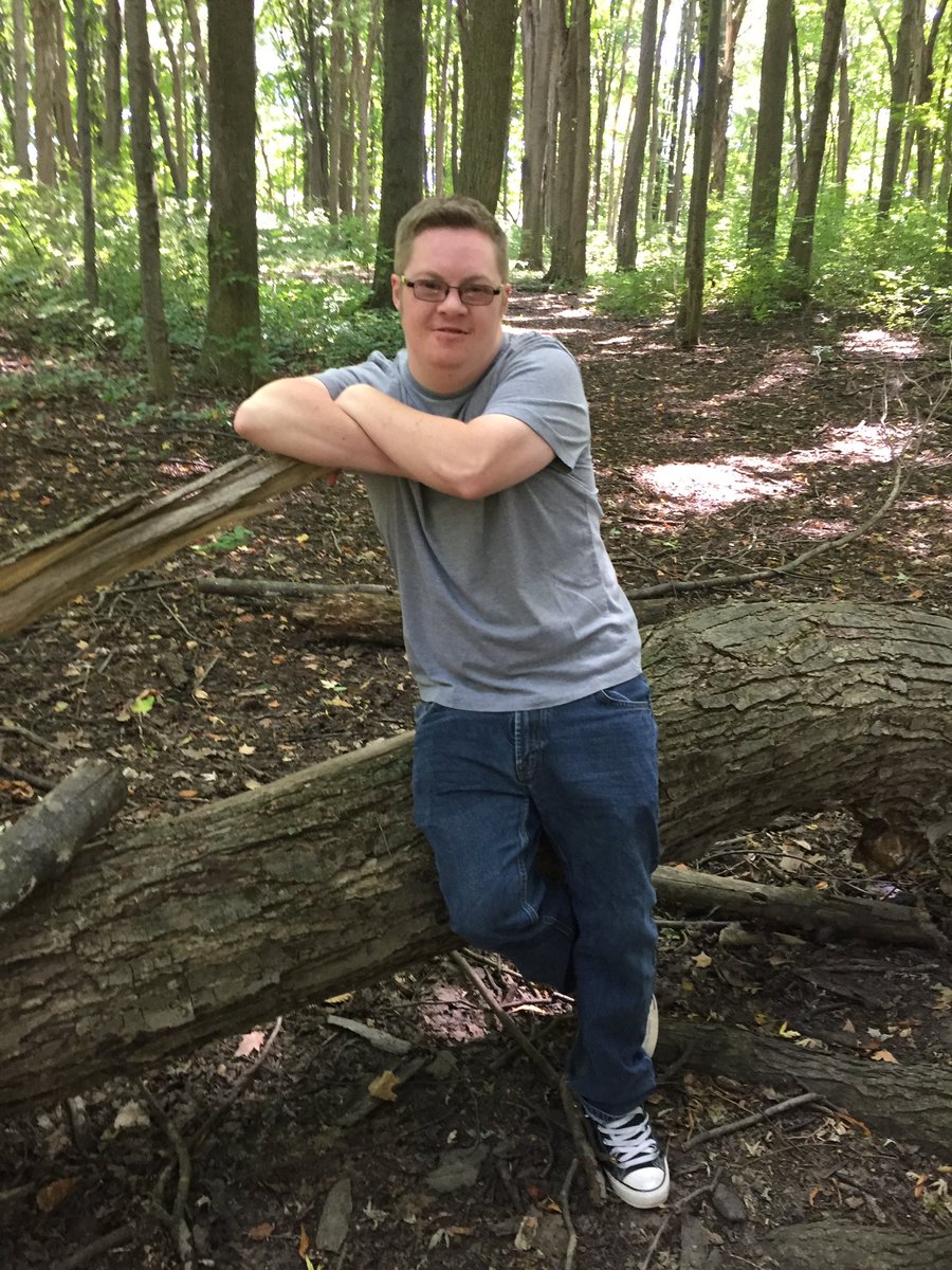 Goodwillconnect's tweet image. It’s Thankful Thursday and Brandon shared that he’s thankful for:
1. Working at Cineplex Theatre and Hip Entertainment
2. My Mom, sister and family
3. All of my friends
4.Thankful I can help others by volunteering 
5.Thankful to Goodwill for helping grow   #thankfulthursday💙