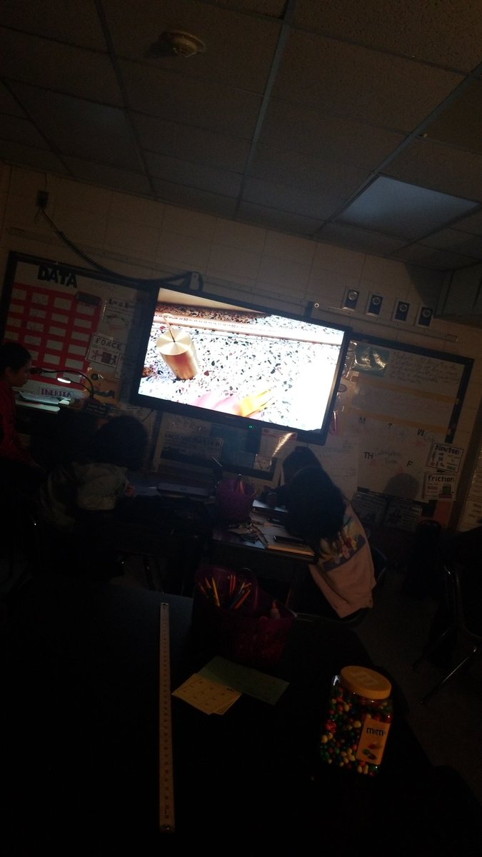 sdbrooks85's tweet image. What we do when we are rained in.... We watch our flipgrid videos on Newton&apos;s laws! #welearning @sdbrooks85 @doc_sanford