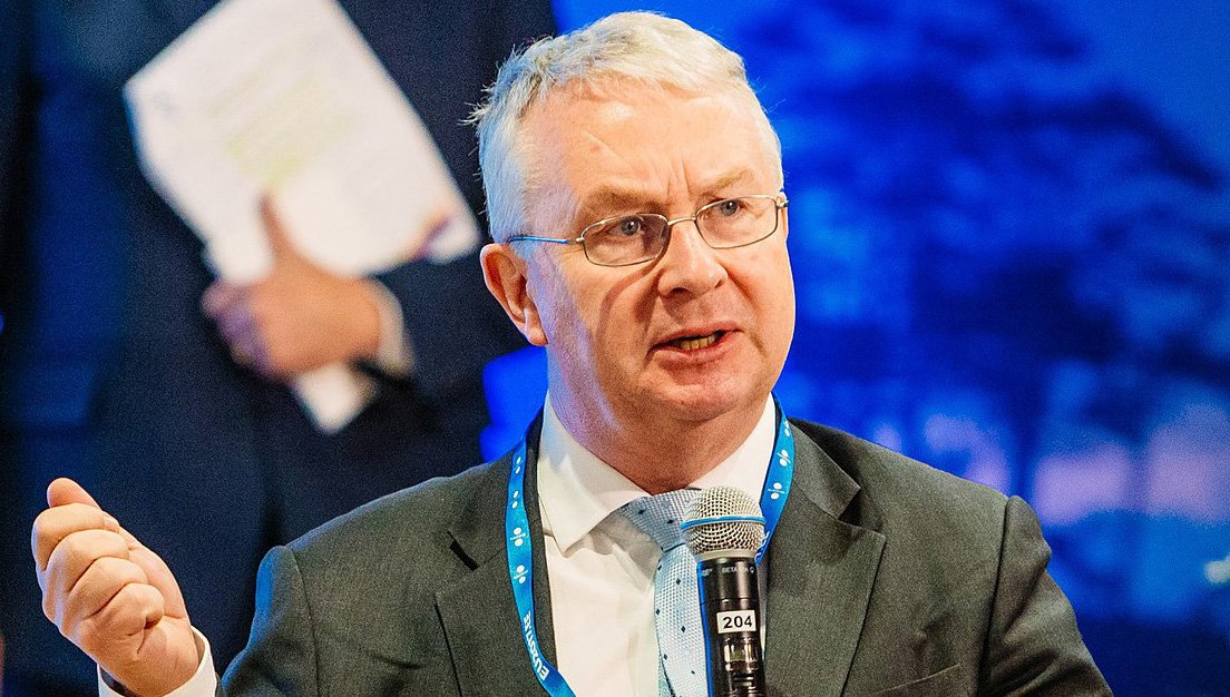 Congratulations to <a href="/martinmckee/">M</a>, who has been given a <a href="/WHO_Europe/">WHO/Europe</a> Regional Director's award for health 🎉

Martin's contributions to #publichealth were celebrated by outgoing Director Zsuzsanna Jakab, as @hans_klughe is nominated as new Director #RC69Cph