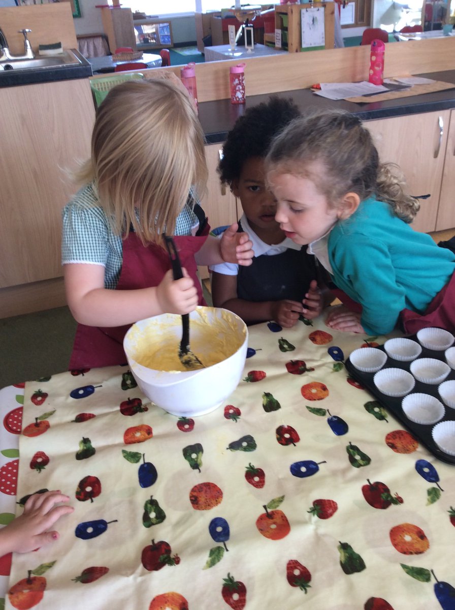 Springwood_Prm's tweet photo. #springcardiff have been very busy; independently measuring, stirring and taking turns to bake cakes for our teddy bears’ picnic tomorrow! #springpsd #springmaths https://t.co/7DF1XmwFmD