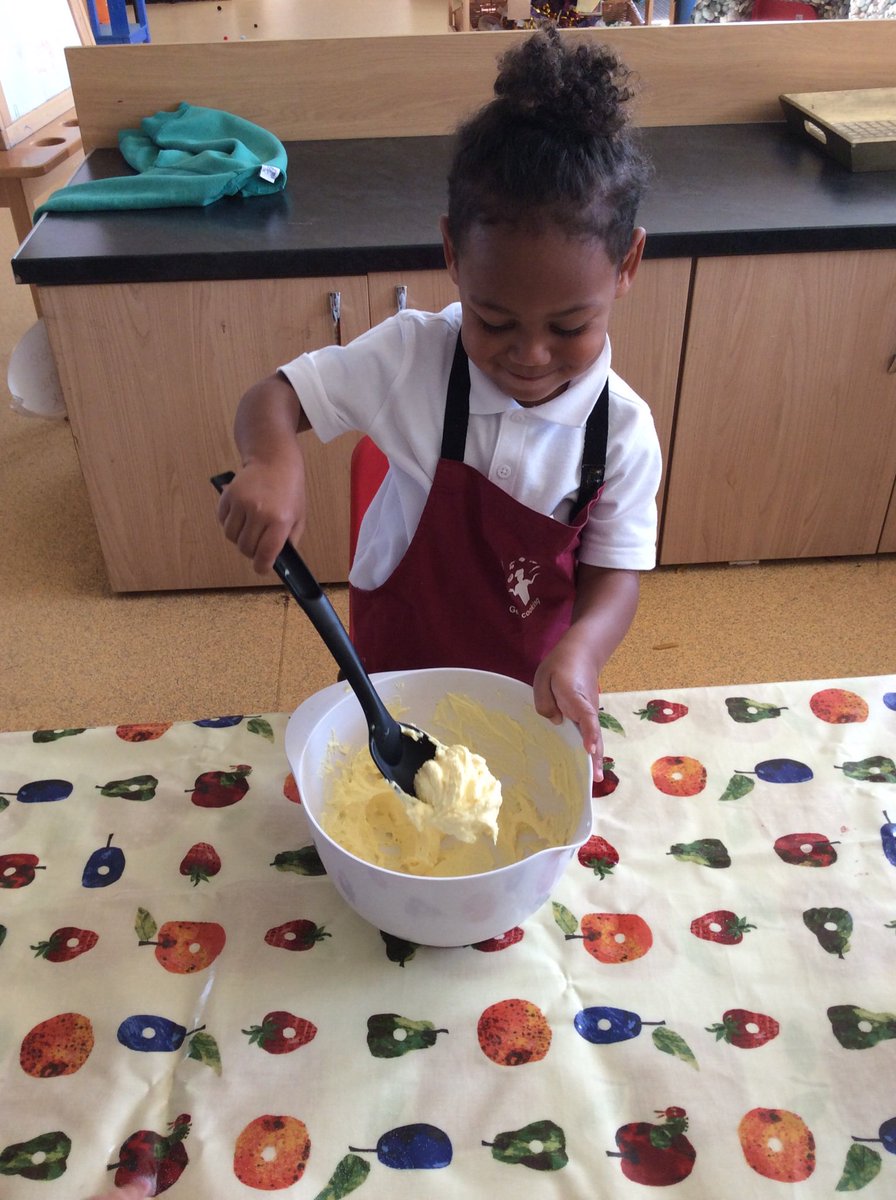 Springwood_Prm's tweet photo. #springcardiff have been very busy; independently measuring, stirring and taking turns to bake cakes for our teddy bears’ picnic tomorrow! #springpsd #springmaths https://t.co/7DF1XmwFmD