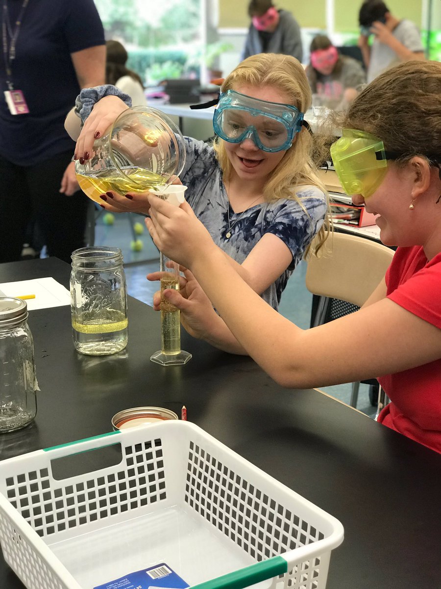 CalifonStrong's tweet photo. Our 7th graders created a density observation yesterday I science! So much concentration and focus! #middleschoolscience #densitytower #concentratinghard https://t.co/4ZEKL0DKWF