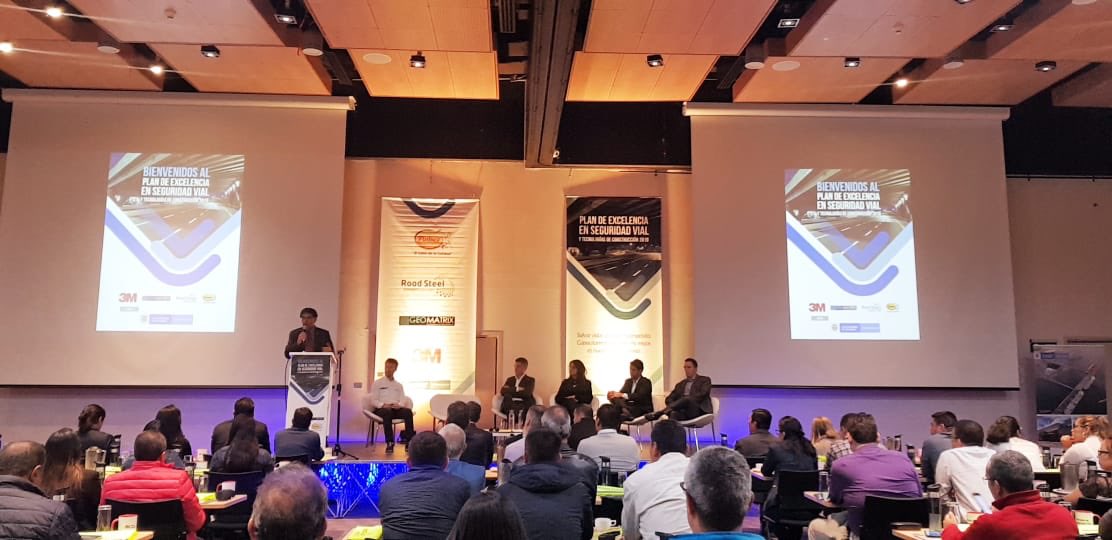 pintuco_oficial's tweet photo. Con el propósito de salvar vidas, nos unimos al @MinTransporteCo, a la @ansvcol y a la Sociedad Colombiana de Ingeniería. ¡La #SeguridadVial es nuestro compromiso!
 #LaMovilidadEsDeTodos #3M #GonvarriColombia #RoadSteel #3MScienceOfSafety https://t.co/DwK0Qfgi3V