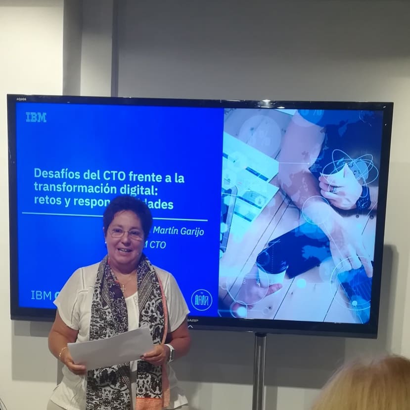 PerezgArancha's tweet image. #IBMCTOSummit gracias @ElisaGarijo por la invitación!!, Me siento muy afortunada de poder compartir experiencias, retos e ilusiones con tantas mentes brillantes! Enorme y gran iniciativa!! Enhorabuena! @IBM_ES #IBMCloudGarage #Madrid