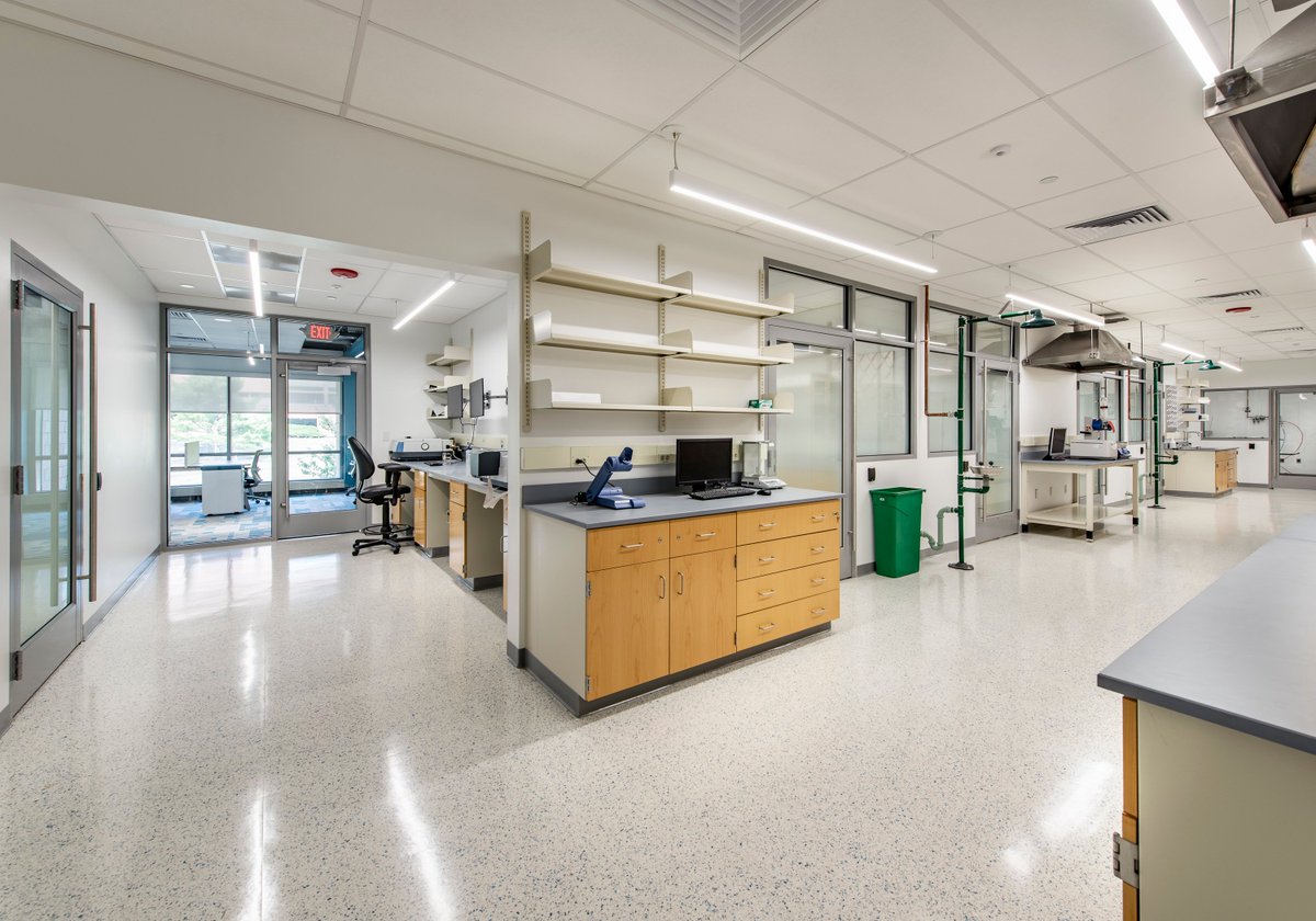 DelawareGlobal's tweet photo. Science and tech entrepreneurs #ChooseDelaware! Congrats to Delaware Innovation Space on its newly renovated lab and collaboration spaces. Photos from @bancroftconst - Great work, all! @DE_Innovates #NetDE #innovation #labpods #incubator #startups #entrepreneurship https://t.co/sQ7i63kvOb