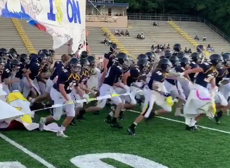 Big football weekend for many Catholic fans in Atlanta. 
🏈Marist v. St. Pius X on Friday night.
🏈UGA v. Notre Dame on Saturday night.
We'll be enjoying good football and doing what moms always do: praying for sportsmanship and player safety. 💙🧡
#MaristFootball #GWE