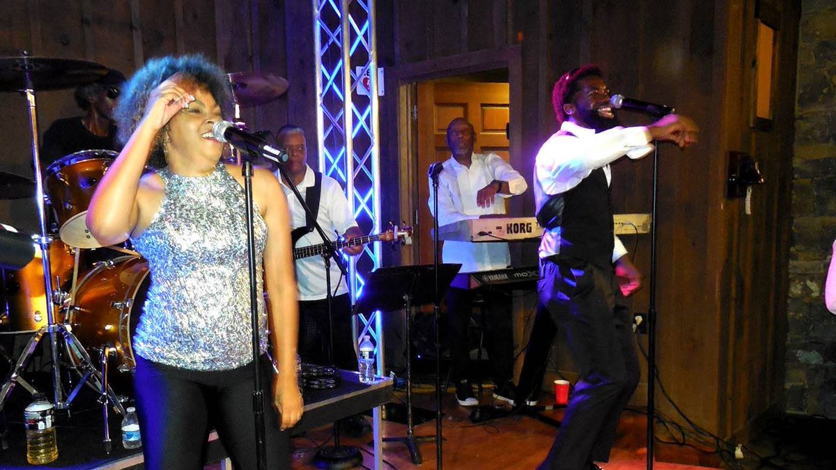 EastCoastTweets's tweet image. Members of the Lake Rabun Association gave summer the fondest of farewells. Guests took over the pavilion to groove out to the sounds of @AtlantaRandG.