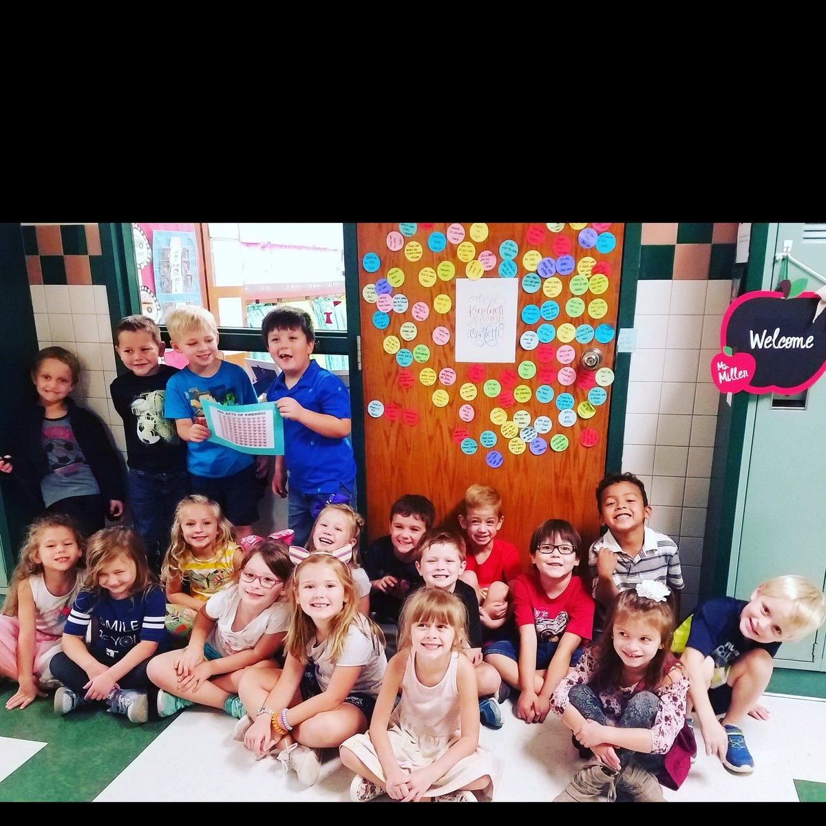 MKinderclass's tweet photo. We did it!! 100 Acts of Kindness!! #kindnessistimeless #owskinderrocks https://t.co/enYWudL2lE