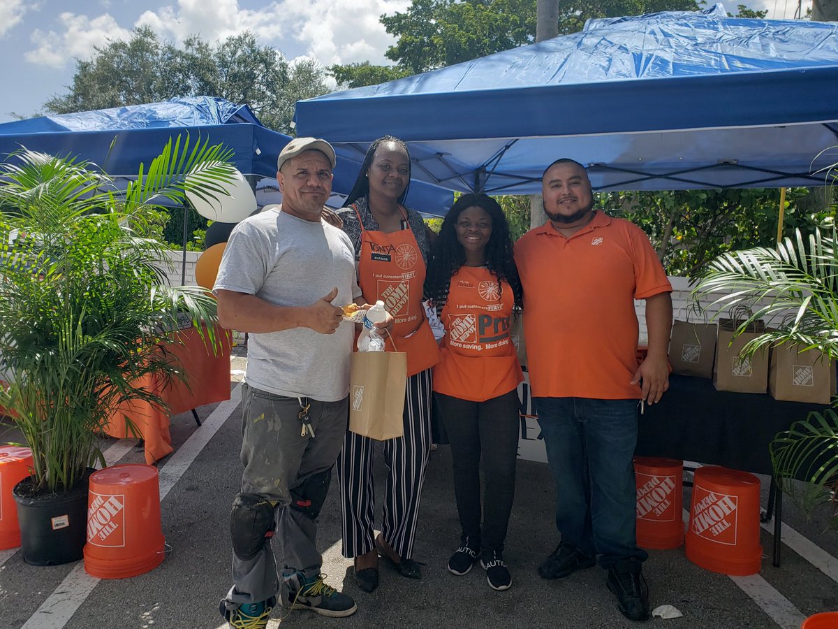 nemy6856's tweet photo. #2019 #PROAppreciation                #1SFLPRO @armandog277HD @anna_fagot @DasherTDD @al55pos @ALPHAseanOMEGA @thd_6856 @6856FES_Takeena @6856mySpecialty https://t.co/UVqdc0hhSe