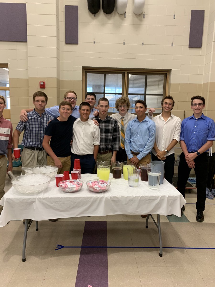 hhhs_nhs's tweet photo. Super successful Alumni Dinner!! https://t.co/vynETSFOCD