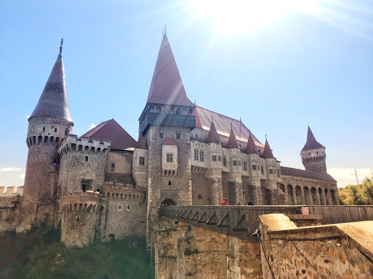 ctinemd's tweet photo. Due to timing, wasn’t able to make it to #Brancastle, but was able to drive to the #Transylvania region of #Romania to see #corvincastle which has been linked to Vlad The Impaler, the inspiration for #Dracula! #casdracula @atobiamd https://t.co/dfqH9OrLNq