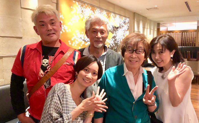 声優 古川登志夫 青二プロダクション در توییتر 過日 アニメ からくりサーカス の打ち上げパーティー会場で 前列左から 植田千尋さん 古川登志夫 林原めぐみさん 後列左から 江川央さん 田中正彦さん 関係者の皆さん お疲れ様でした 番組を視て 声優 古川登志夫 青二プロダクション در توییتر 過日 アニメ からくりサーカス の打ち上げパーティー会場で 前列左から 植田千尋さん 古川登志夫 林原めぐみさん 後列左から 江川央さん 田中正彦さん 関係者の皆さん お疲れ様でした 番組を視て
