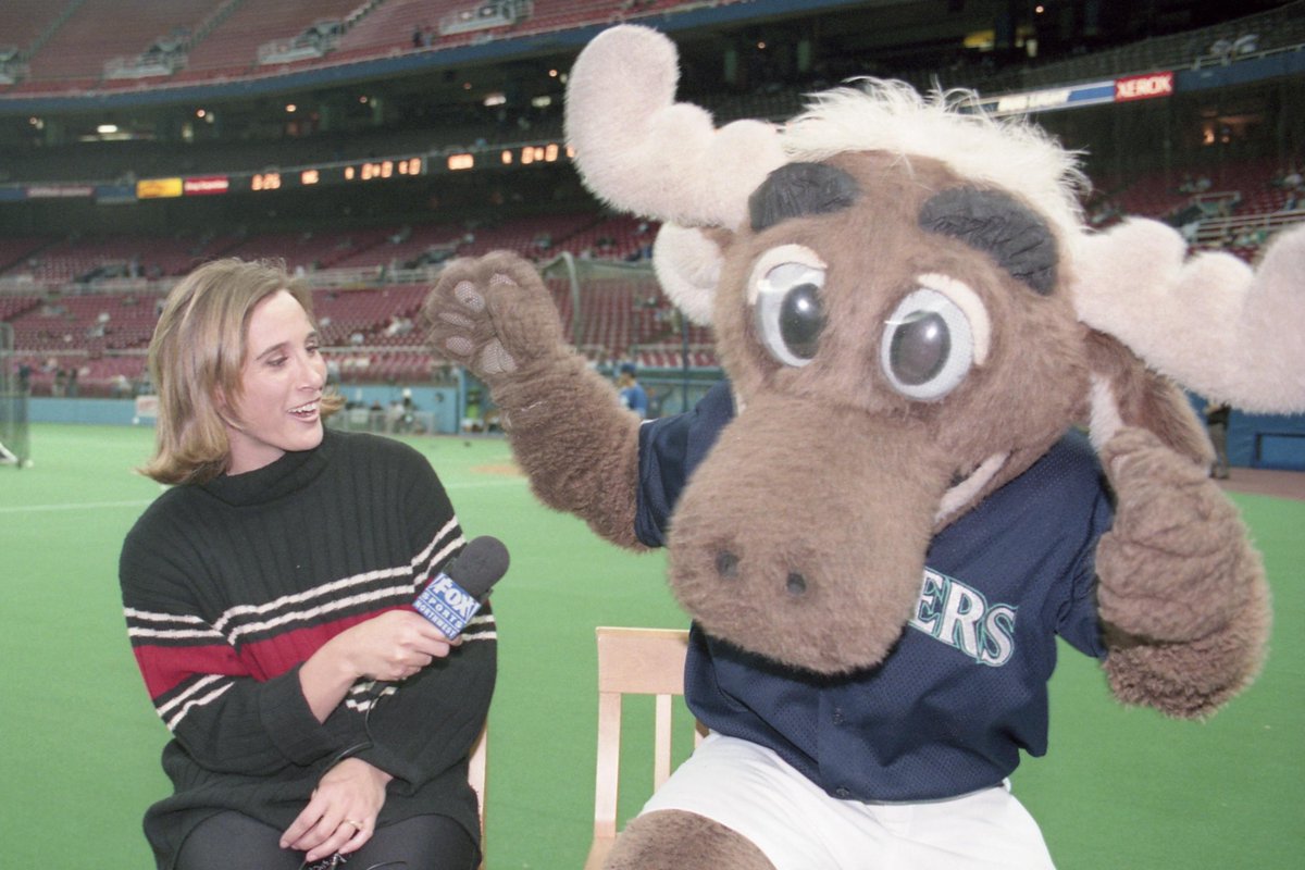 MarinerMoose's tweet photo. That @AngieMentink has always conducted a great interview. 🎤 #TBT #FriendsOfMoose https://t.co/MFw8aSgbhI